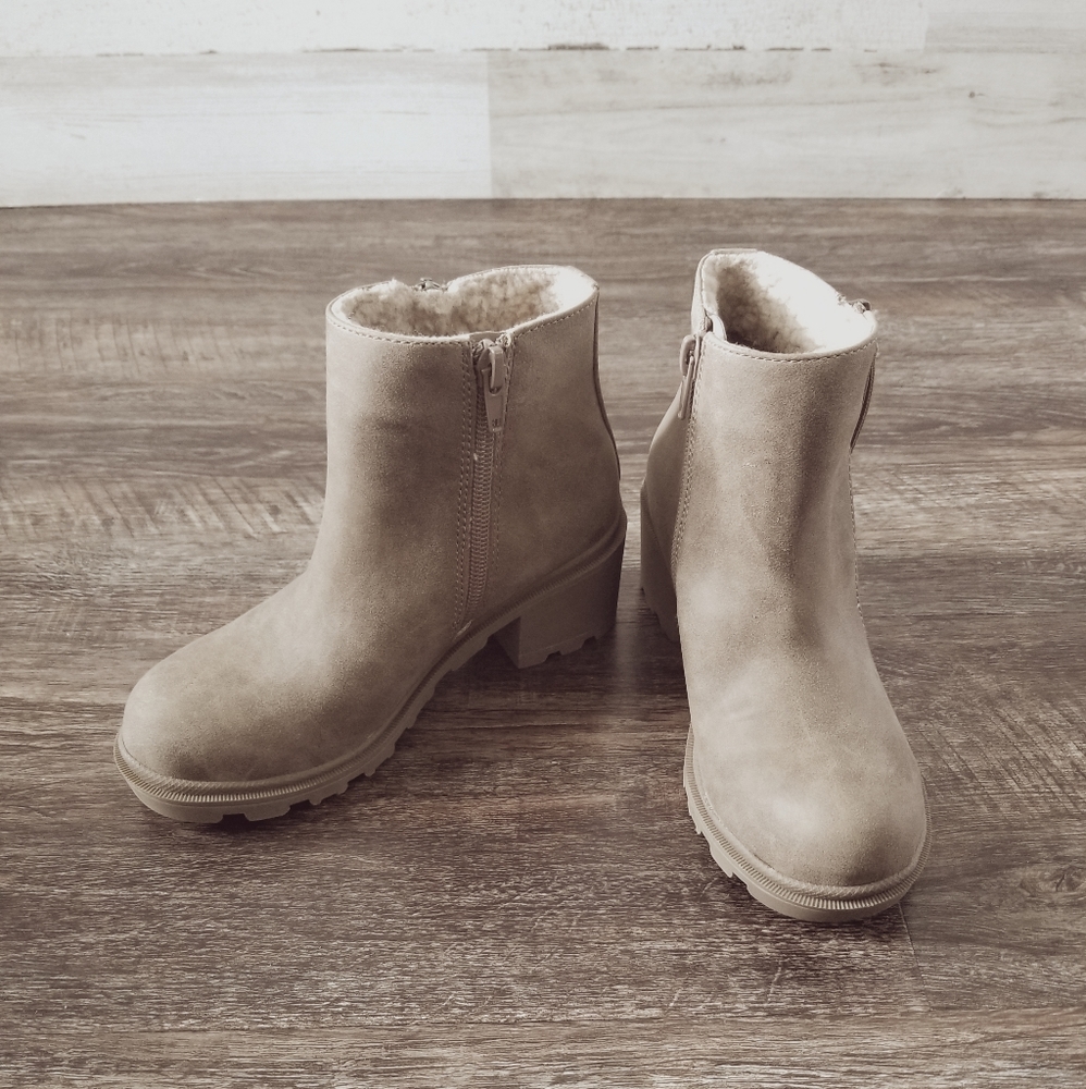 Girls Cute Boots 13c - Picture 3 of 5